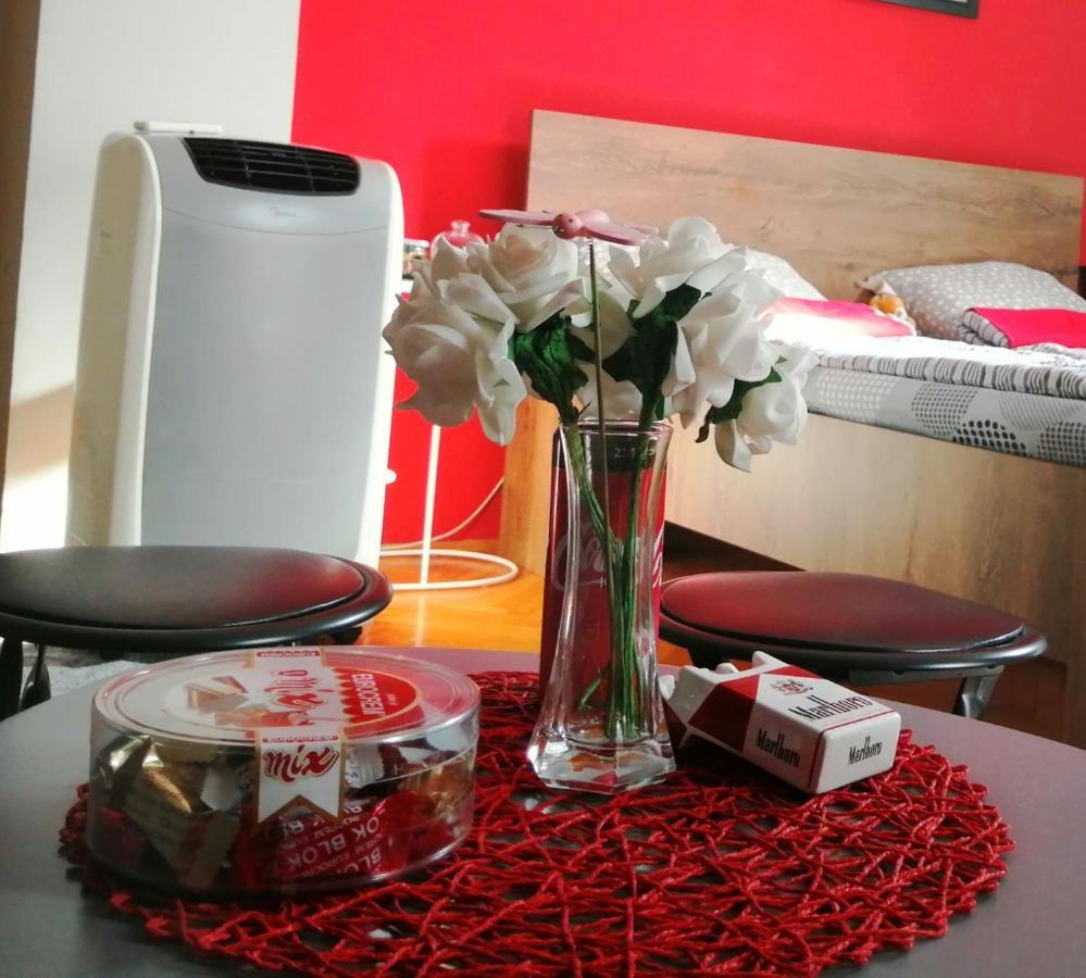 Apartman Red Wall Čačak Extérieur photo