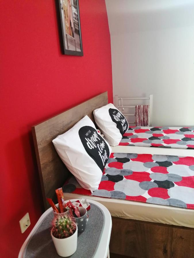 Apartman Red Wall Čačak Extérieur photo