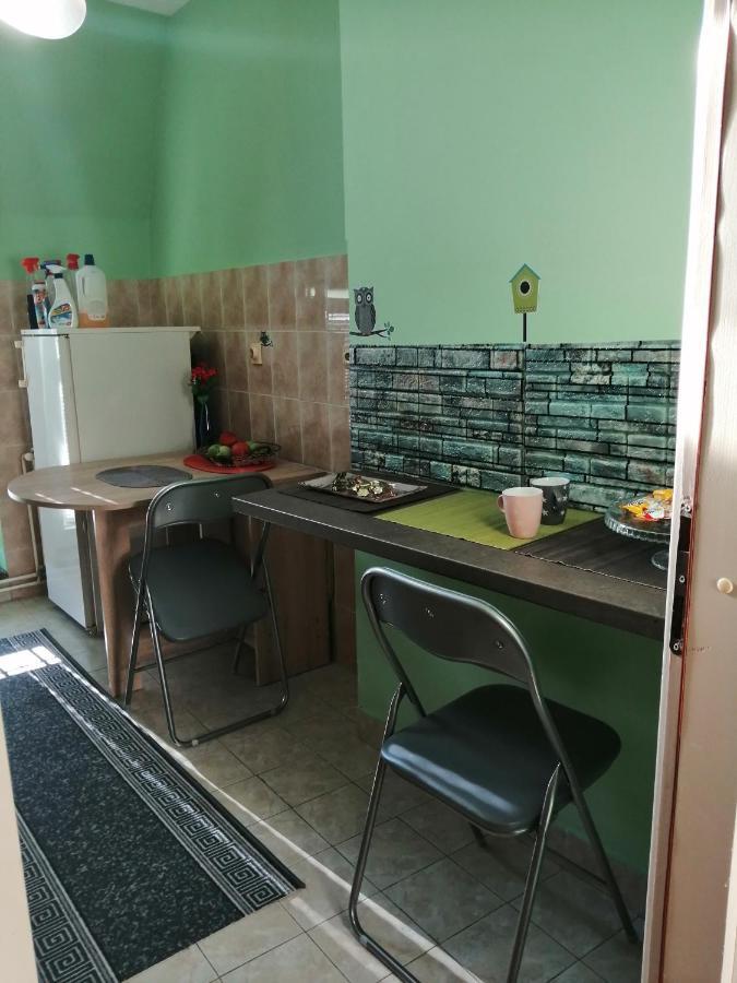 Apartman Red Wall Čačak Extérieur photo