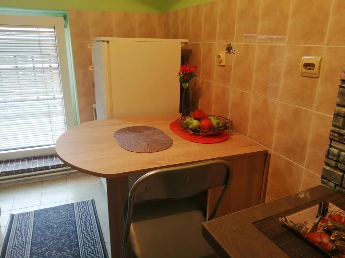 Apartman Red Wall Čačak Extérieur photo