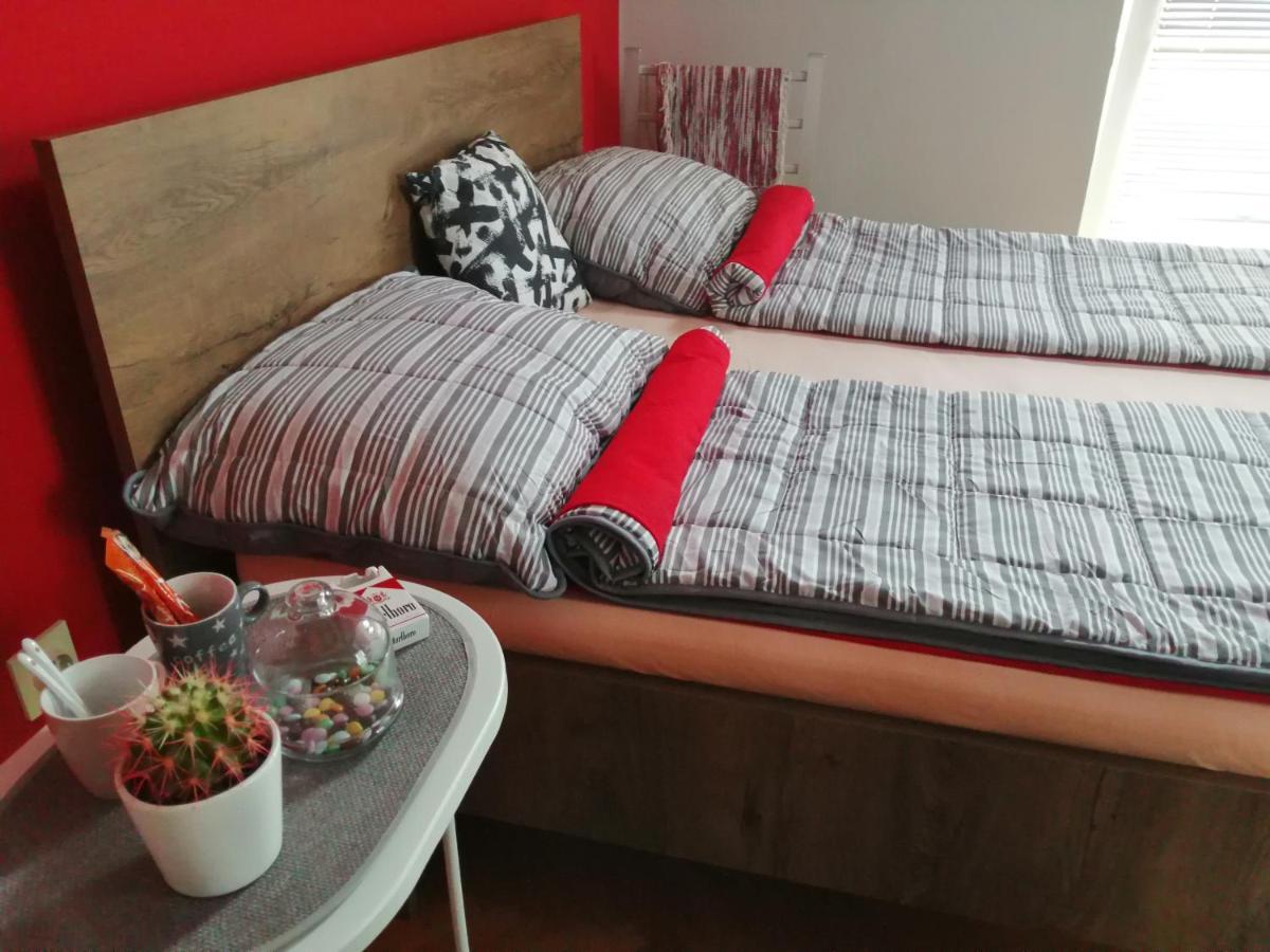 Apartman Red Wall Čačak Extérieur photo